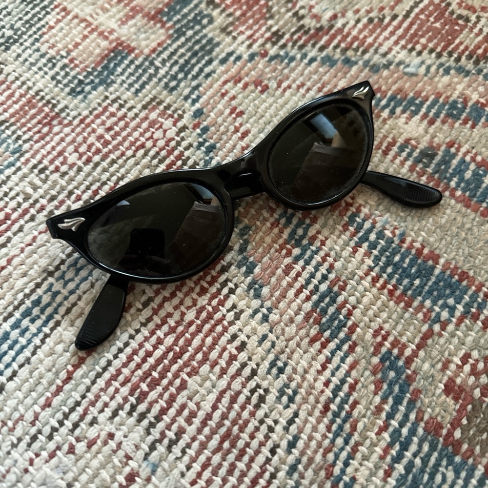 Vintage kids cateye sunglasses